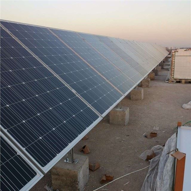 Sončna plošča streha