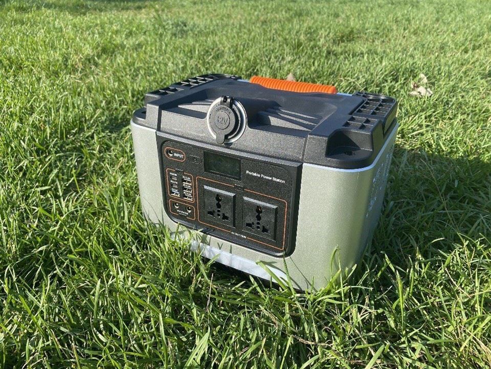Prenosna elektrarna 700W